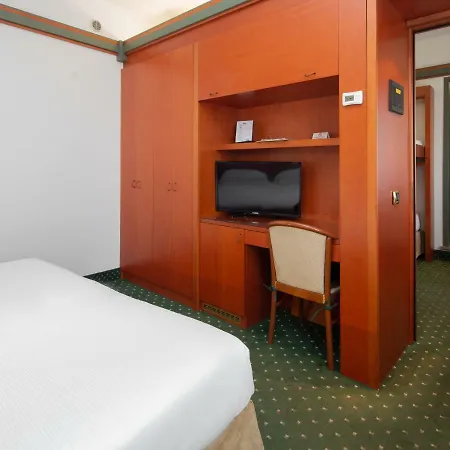 Jet Hotel, Sure Collection By Western 4* Gallarate