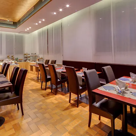 Jet Hotel, Sure Collection By Western 4*