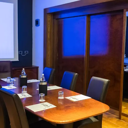 Jet Hotel, Sure Collection By Western 4*