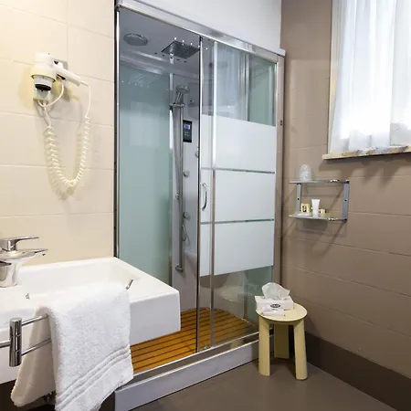 Jet Hotel, Sure Collection By Western Gallarate