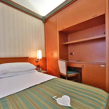 Jet Hotel, Sure Collection By Western Hotel 4*