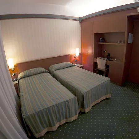 Jet Hotel, Sure Collection By Western Hotel 4*